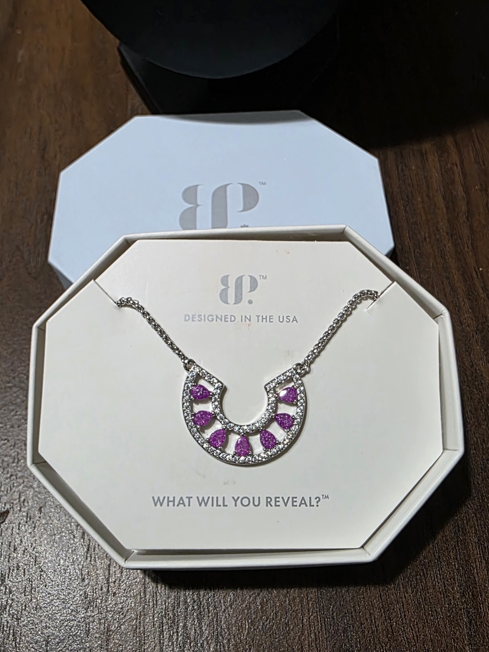 NK96095 AHEAD OF THE CURVE BOMB PARTY NECKLACE